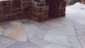 Material: Irregular slate stone paving